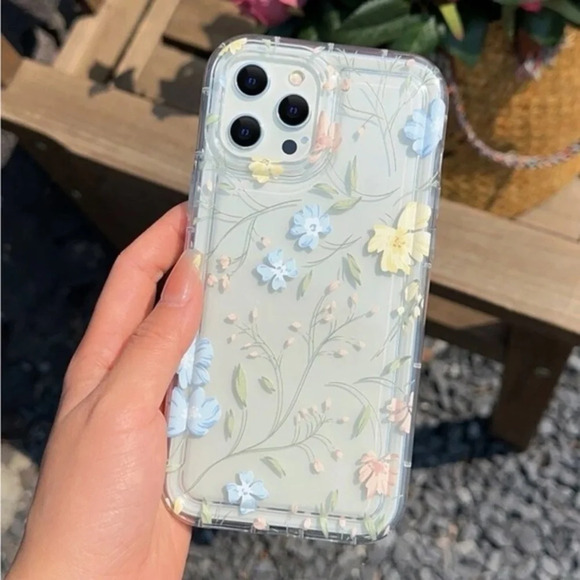 Accessories - ⚠️Clearance🌟iPhone 14/Pro/Pro Max Floral Phone Case
